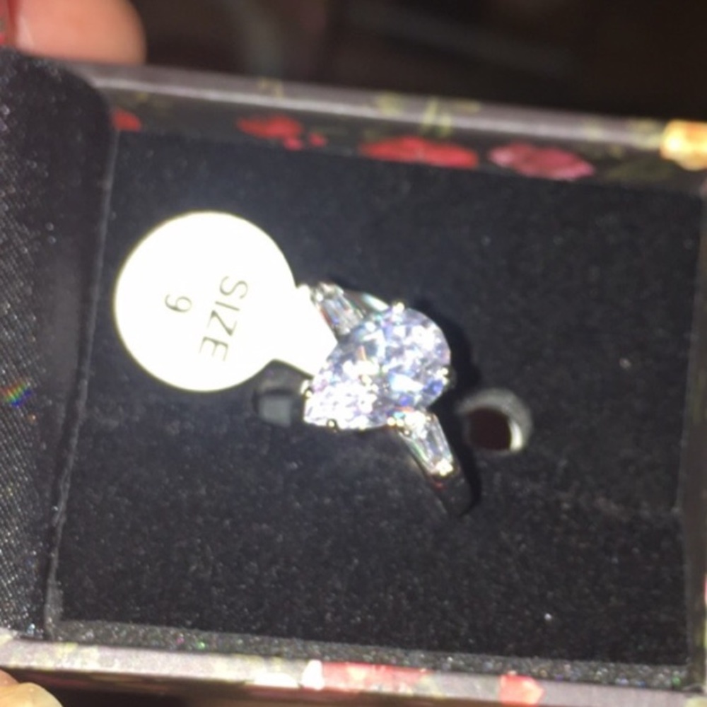 Pear Shape Engagement Ring. See Pic Described - Picture 8 of 8